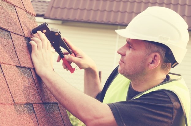 Roofing Safety Tips for Working at Heights
