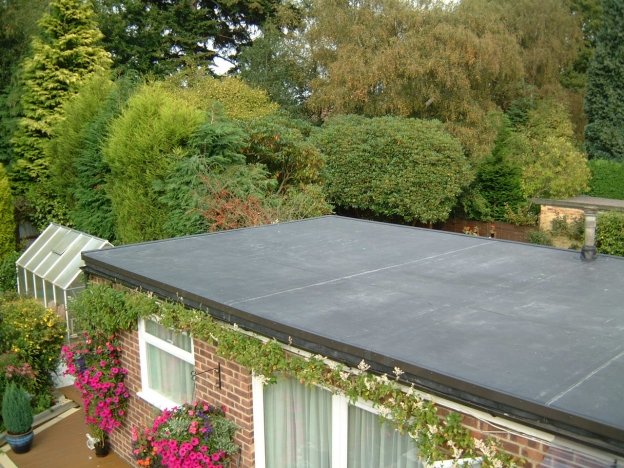 Common Flat Roofing Problems Explained